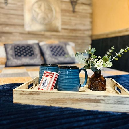 Acorn Hideaways Canton Rustic Old West Frontier Suite Dış mekan fotoğraf