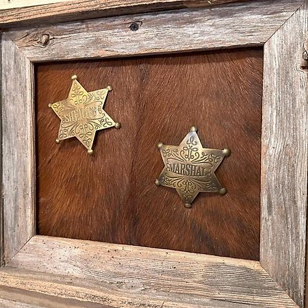 Acorn Hideaways Canton Rustic Old West Frontier Suite Dış mekan fotoğraf